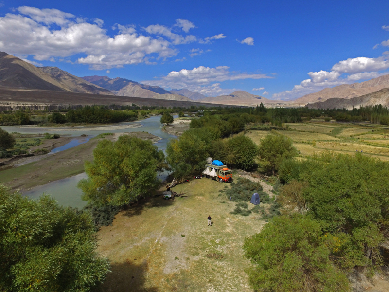 <img src="caravan camping holidays ladakh.jpeg" alt="caravan offbeat soft adventure campervan in ladakh riverside camp aristocratic nomadic  exclusive location for glamping high quality experience best family holidays, vacation for couples india"> 