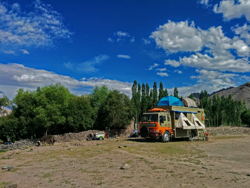 <img src="photo tour motorhome camperan offbeat night photography.jpeg" alt="caravan campervan vacation covid corona safe soft adventure ladakh overlanding holiday onboard overland truck vanlife wilderness best for night photography india">  